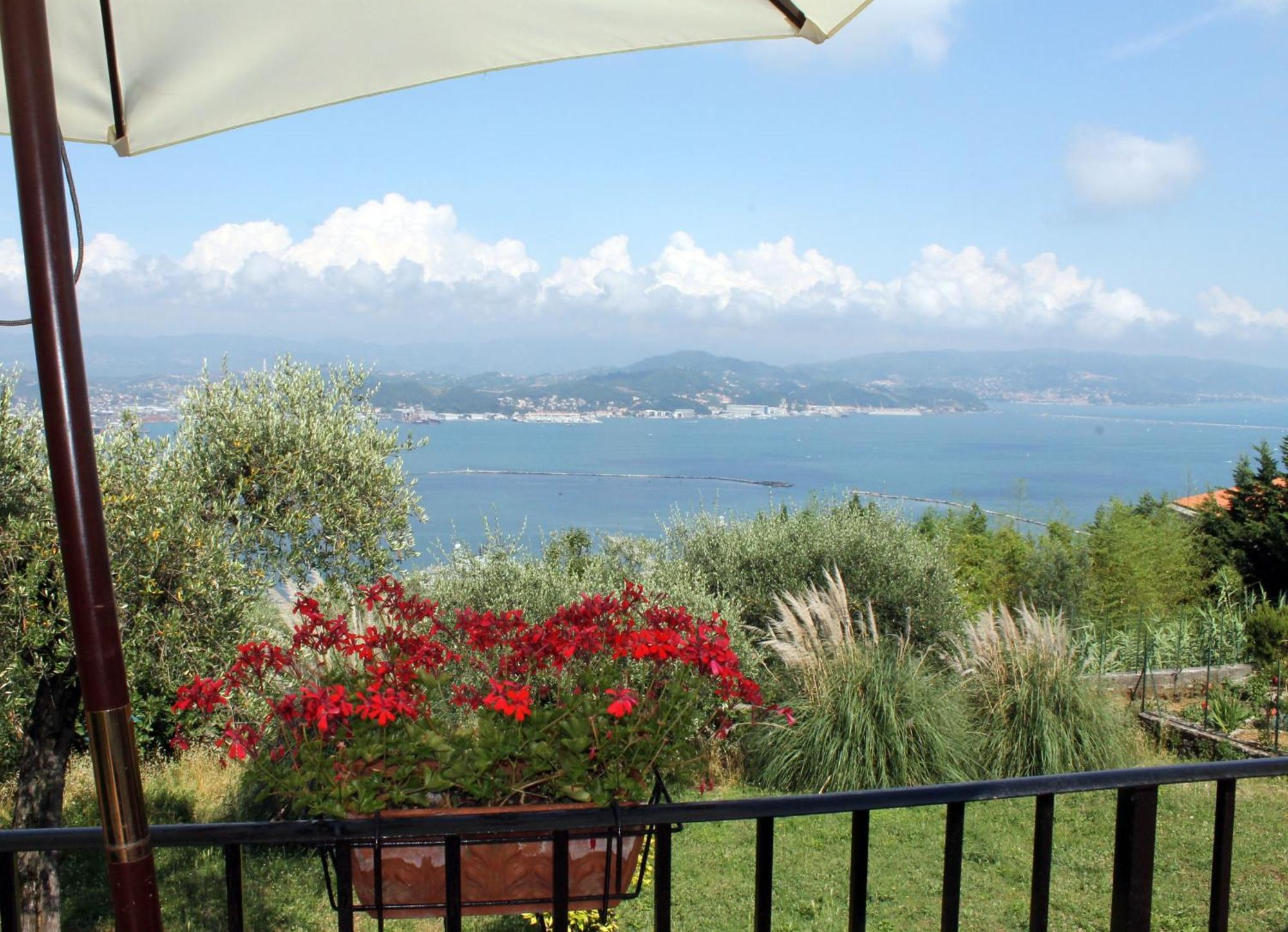 Agriturismo Terrazza Sul Golfo - Il Casale La Spezia Eksteriør billede